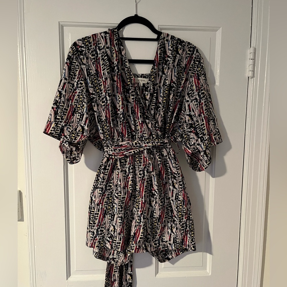 Funky, comfortable romper with waist tie